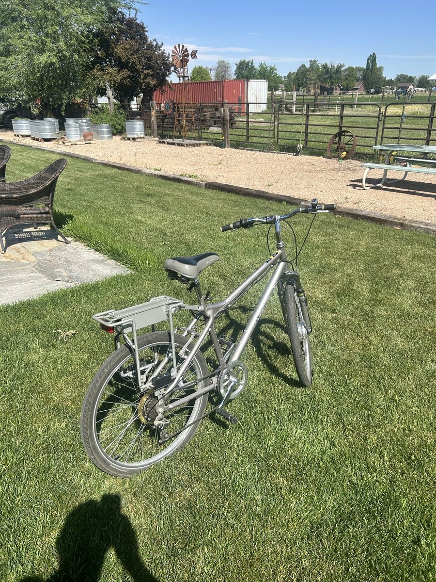 18. Speed E-zip Mountain bike