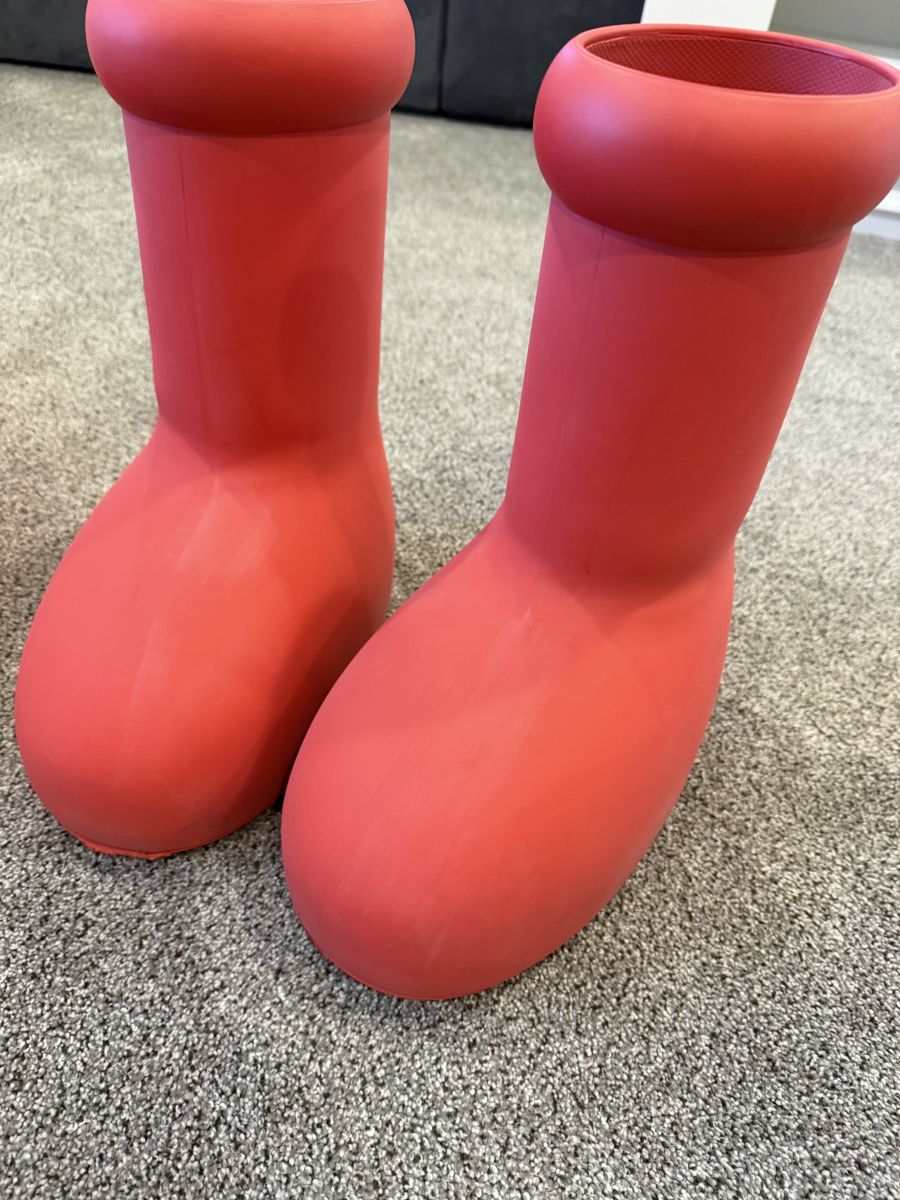 BIG RED BOOTS!!