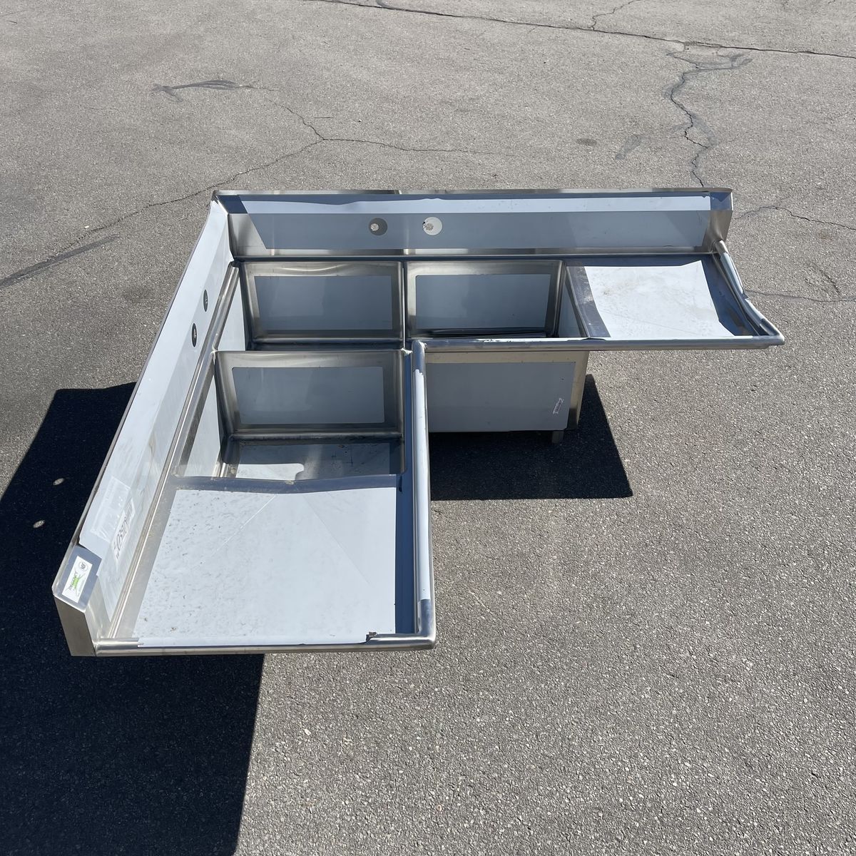 REGENCY Corner 3 Compartment Sink Stainless Steel 600S3242424C