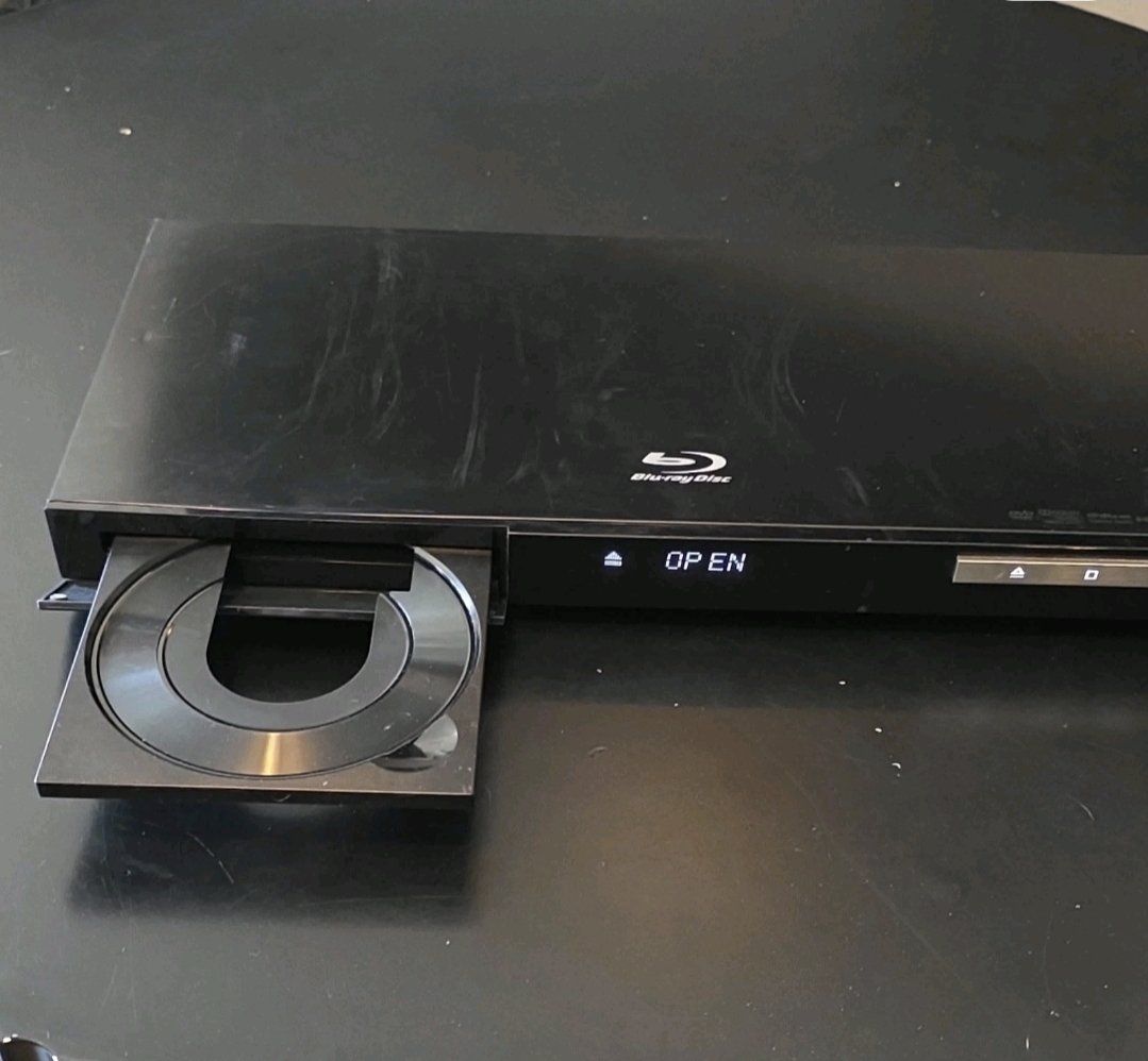 Blu-ray/dvd player lot of 4