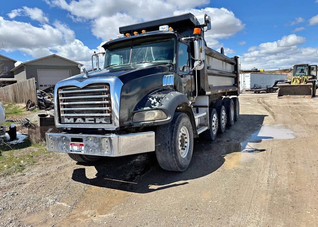 2006 Mack Dump truck