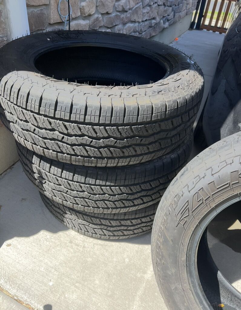 2025 TRD 20'' Black Wheels