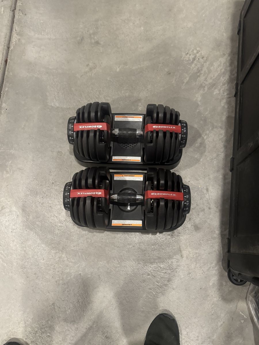 Bowflex SelectTech 552 Adjustable Dumbbells Pair with Storage Trays