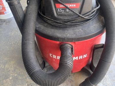 Craftsman 16 gallon wet/dry vac with tools