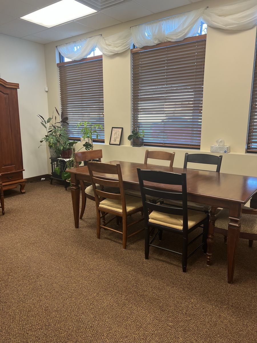 Ethan Allen Wooden Dining Table and Chair Set