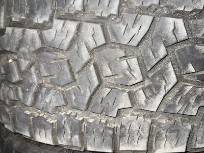 285/55r22 Toyo AT3 SET OF 6