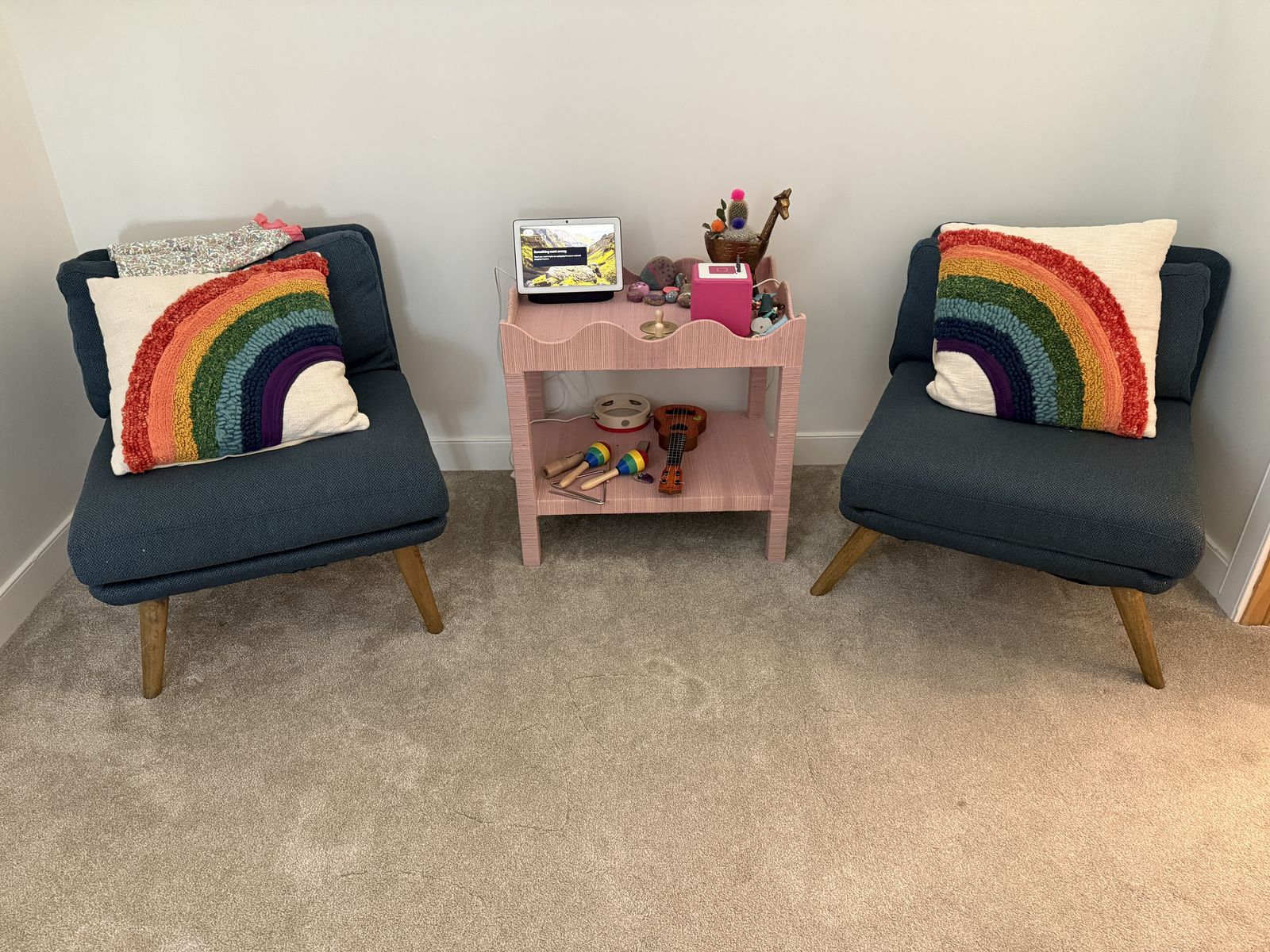 FREE - Slipper chair set