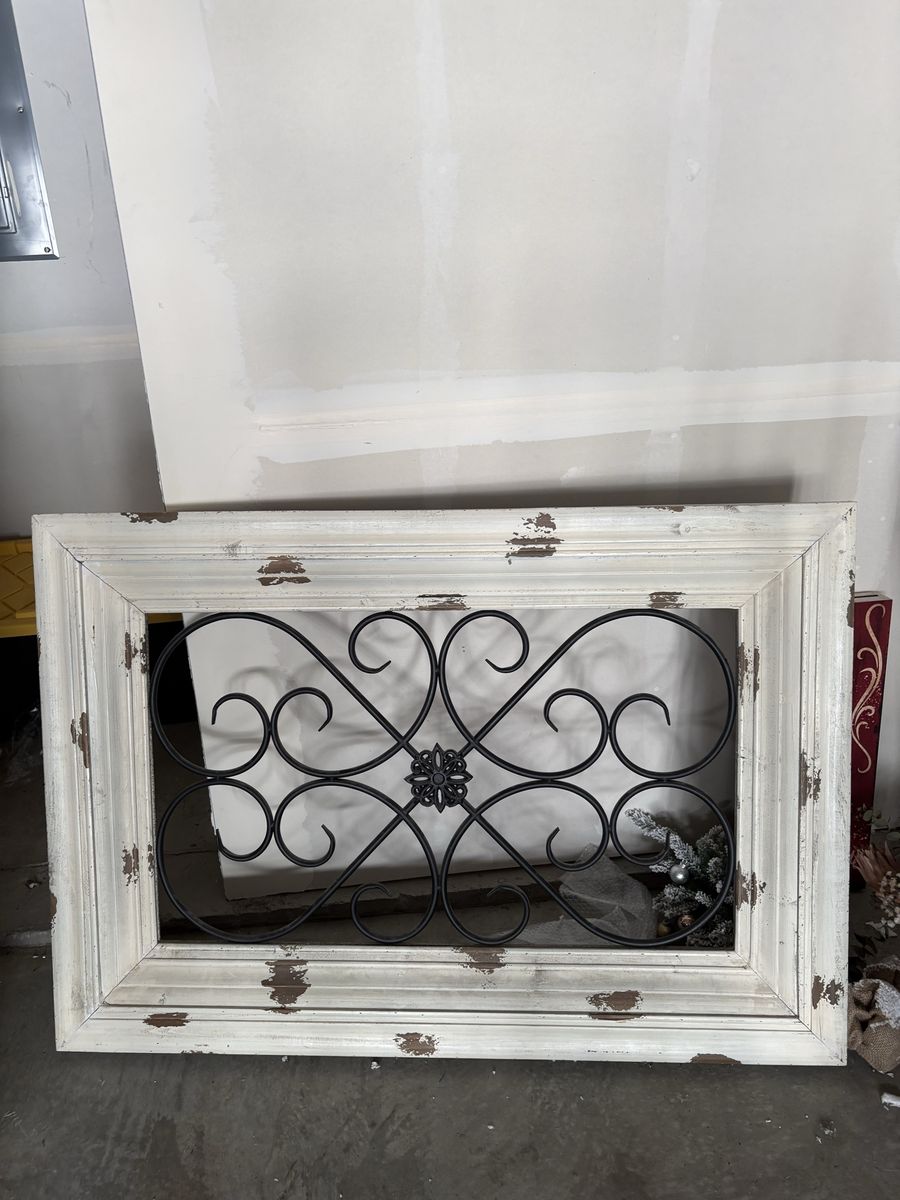 Rod iron wall decor
