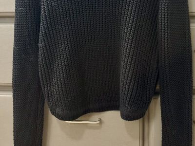 Millau Black Cropped Sweater Small Size