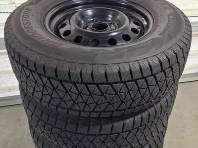 Like New Honda Pilot Bridgestone 235 70R 16