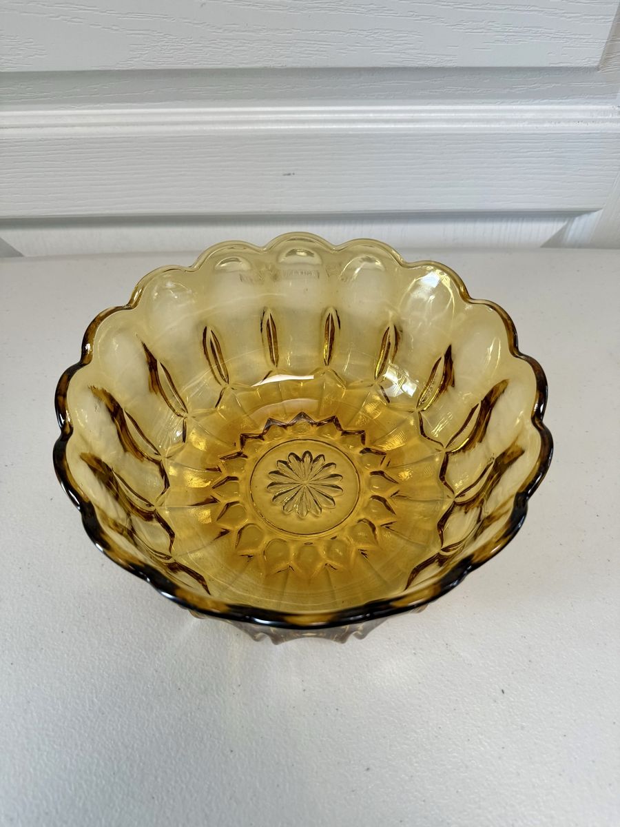 9” Vintage Anchor Hocking Fairfield Amber Glass Bowl