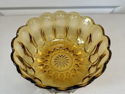9” Vintage Anchor Hocking Fairfield Amber Glass Bowl