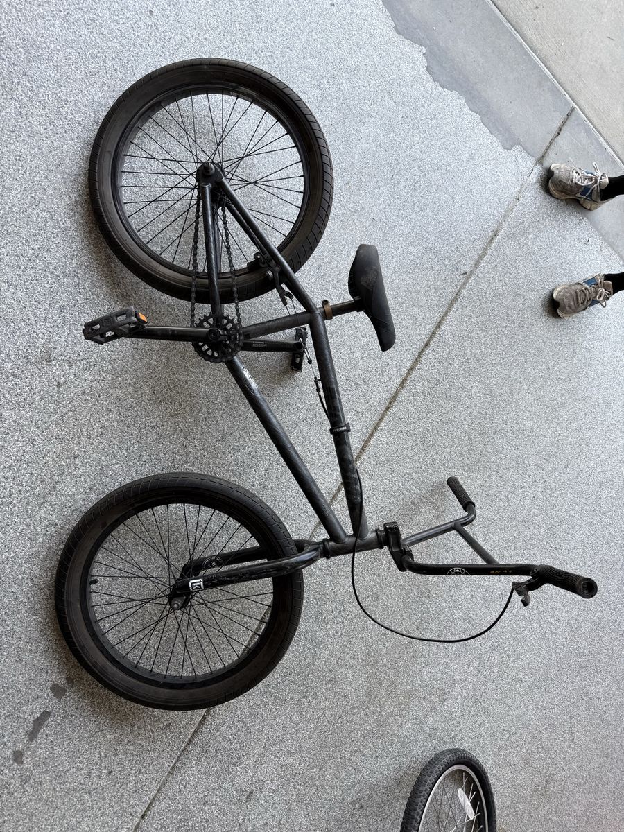 Kink Curb BMX Bike Matte Black - 20 Inch Wheels with Mission Components