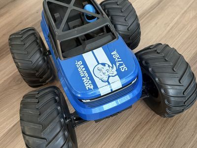 Rampage Renegade SLT78A Blue Remote Control Monster Truck (Model 1017624)