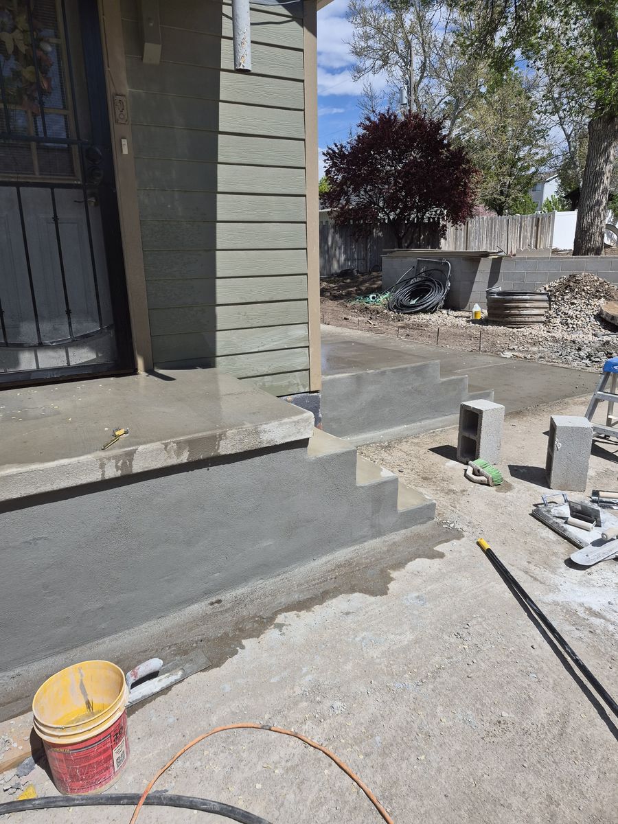 Retaining Walls | Curbing | Yard Patio | Concrete Work | Walkways | Fire Pits