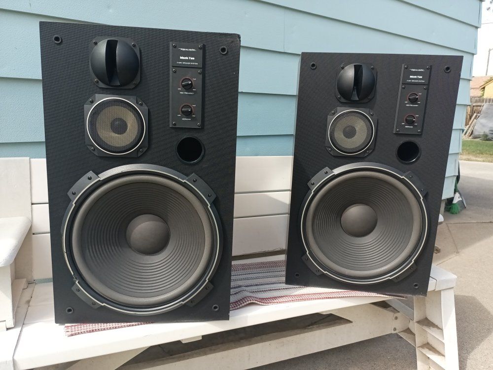 Realistic Mach Two 3-Way Floor Standing Speakers Pair