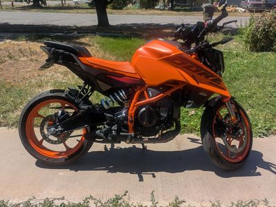 For Sale 2024 KTM Duke 390 and gear!
