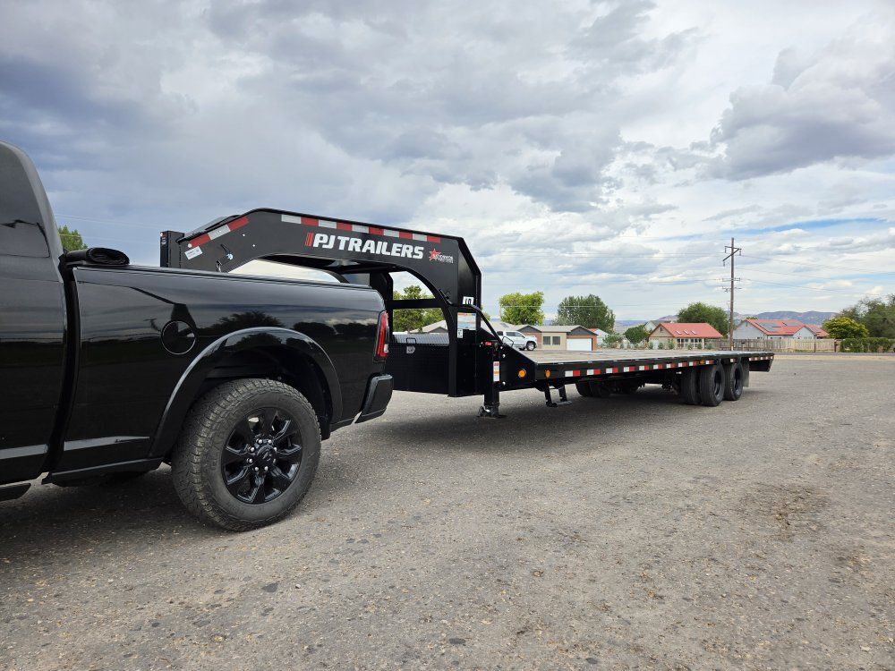 gooseneck trailer