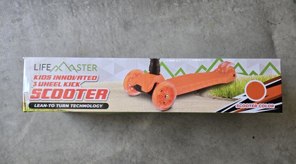 Lifemaster Kids 3 Wheel Scooter
