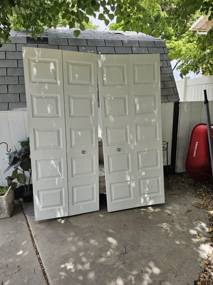 Closet Doors bi-fold