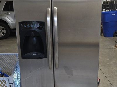 Maytag Side-by-Side Refrigerator – Works Great