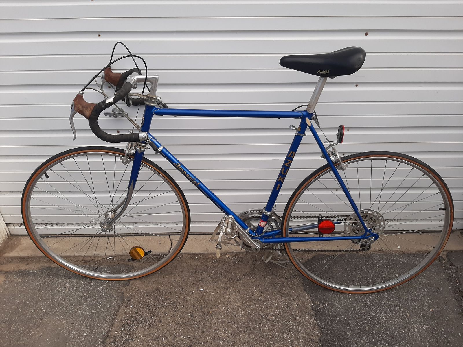 Azuki Imperial road bike, 27" wheel, 22" frame