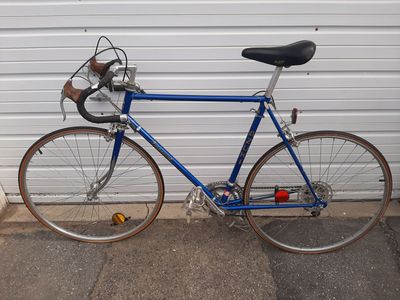 Azuki Imperial road bike, 27" wheel, 22" frame