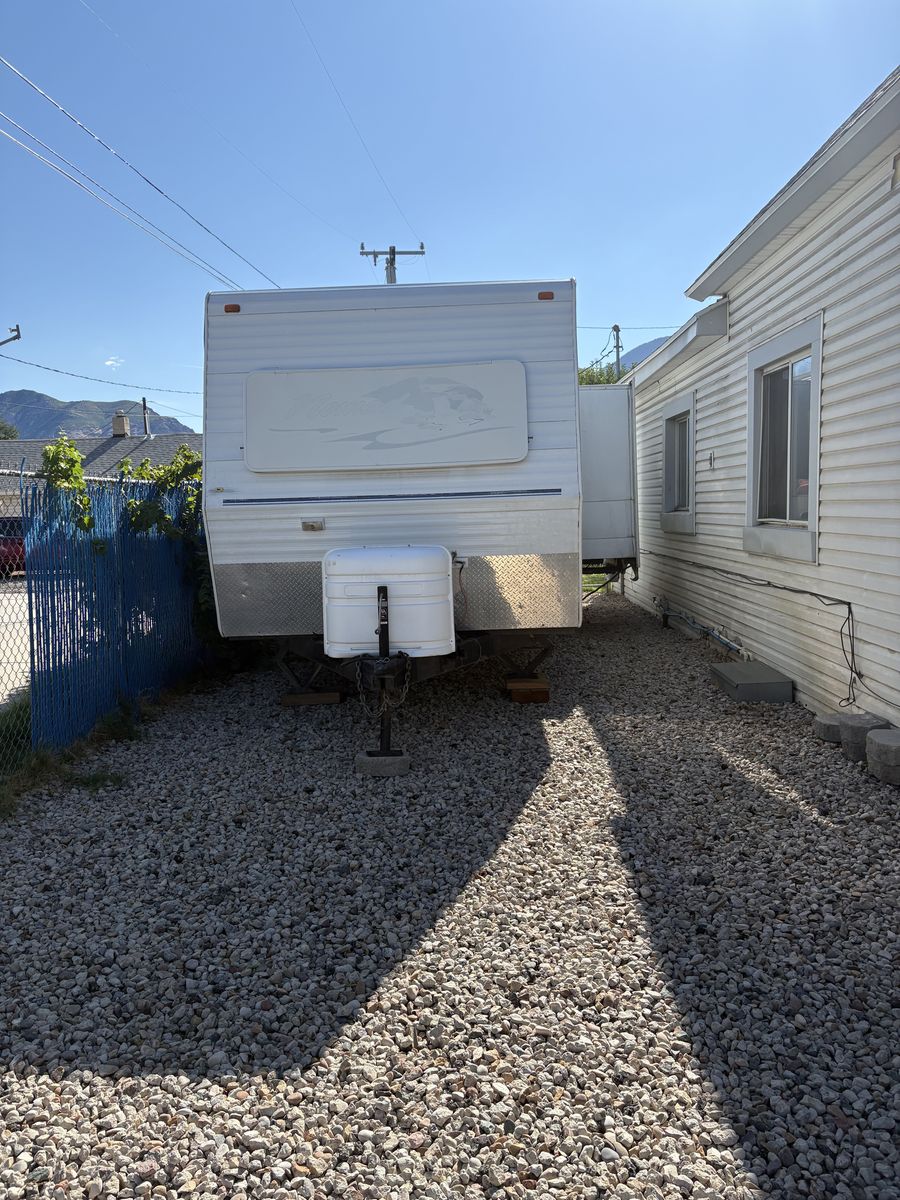 2004 Skyline travel trailer