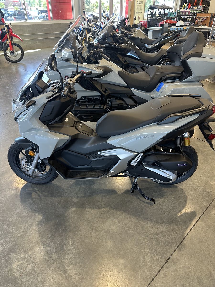 2026 Honda ADV160 Pearl Smoky Gray - H00829-C-1