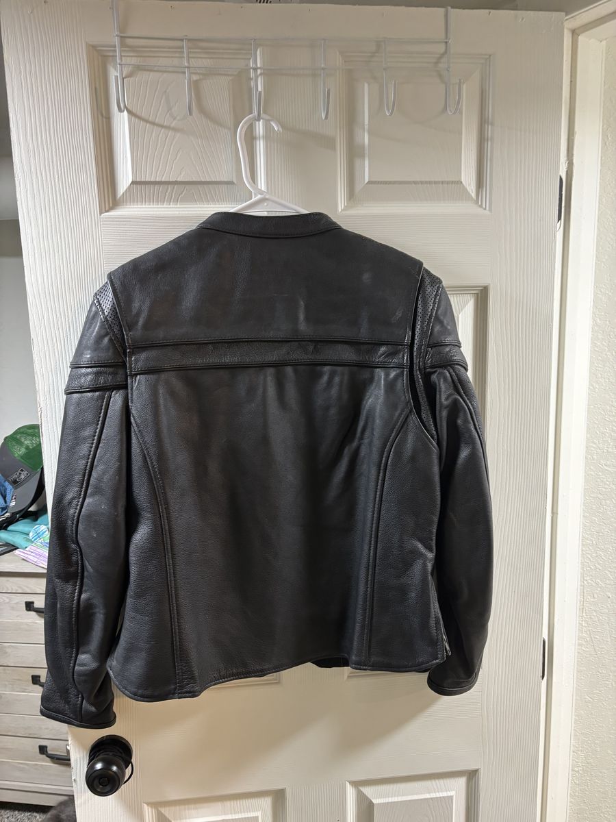 Women’s Large leather jacket, fits like a medium