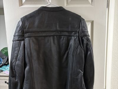 Women’s Large leather jacket, fits like a medium