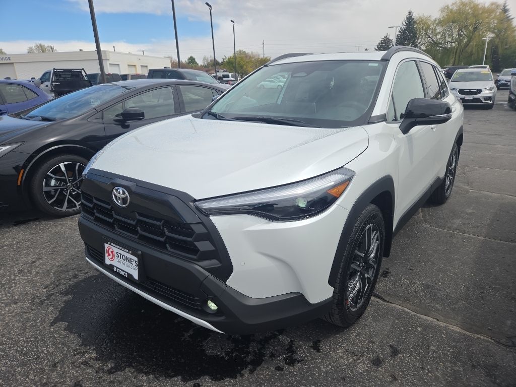 2026 TOYOTA COROLLA CROSS XLE