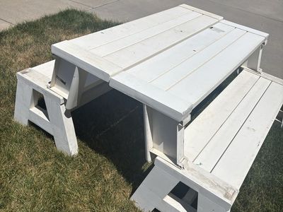 Picnic table