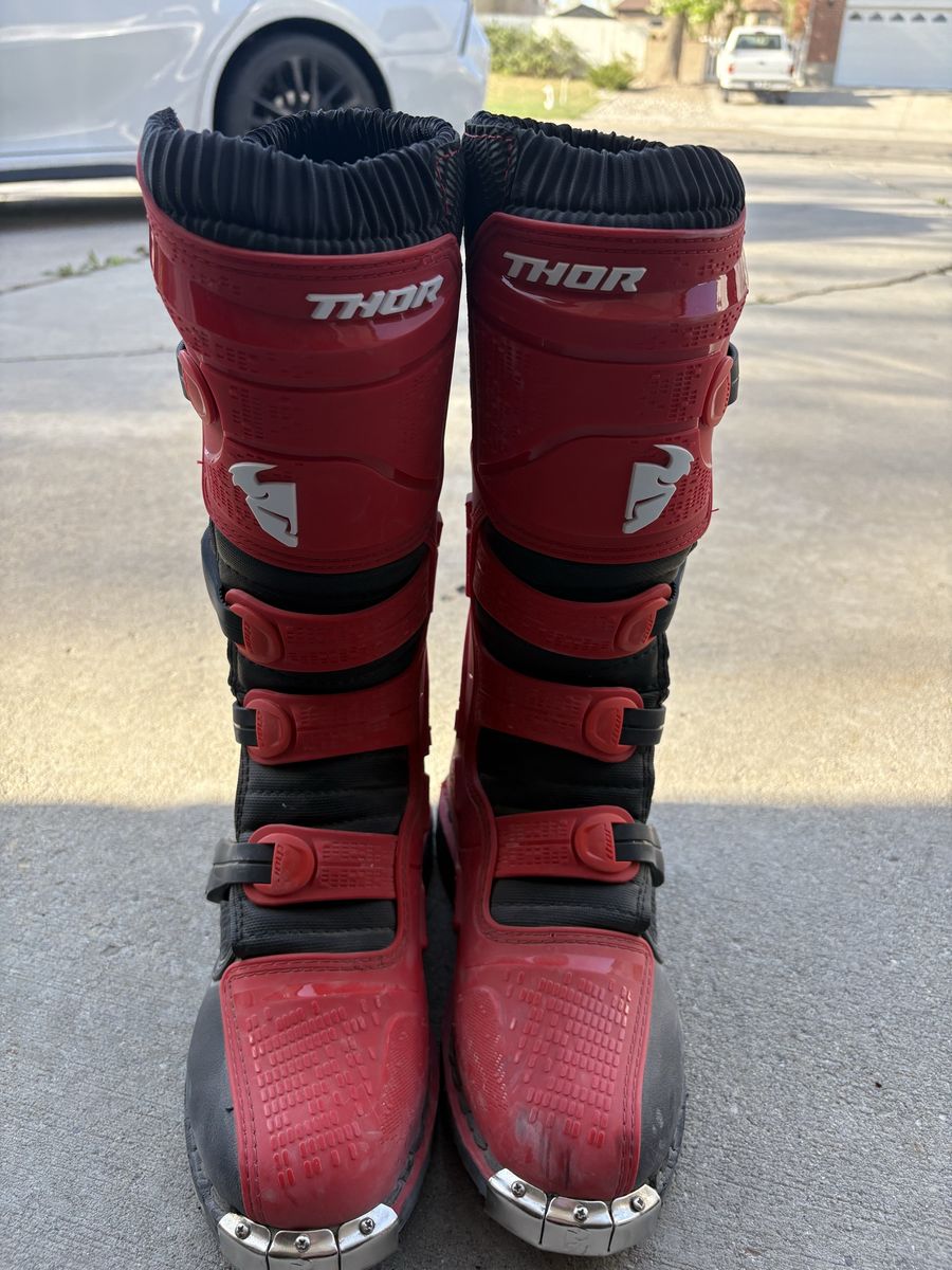 Size 8 thor Dirt Biking Boots