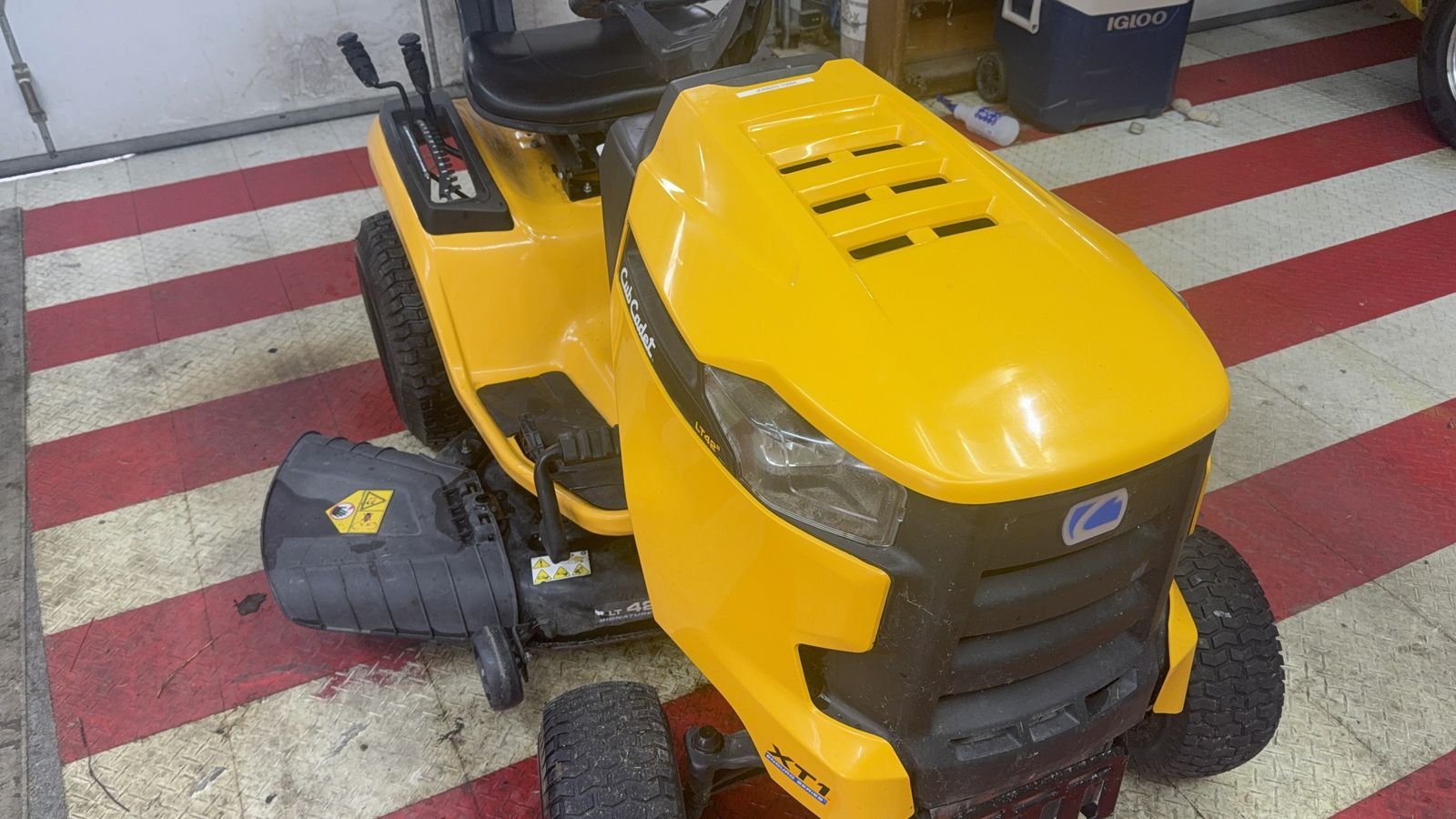 2021 Cub Cadet Xt1 42in Riding Mower