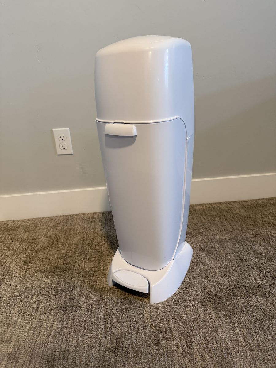 Genie diaper pail