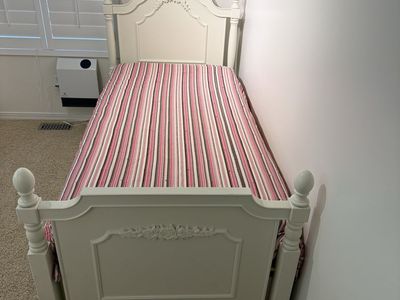 Girls Bedroom Set- high-quality excellent condition