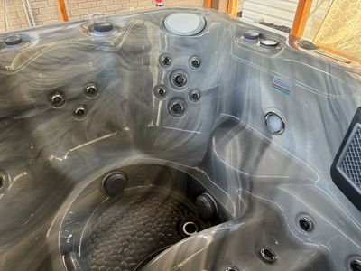 Like new Hot Tub for sale