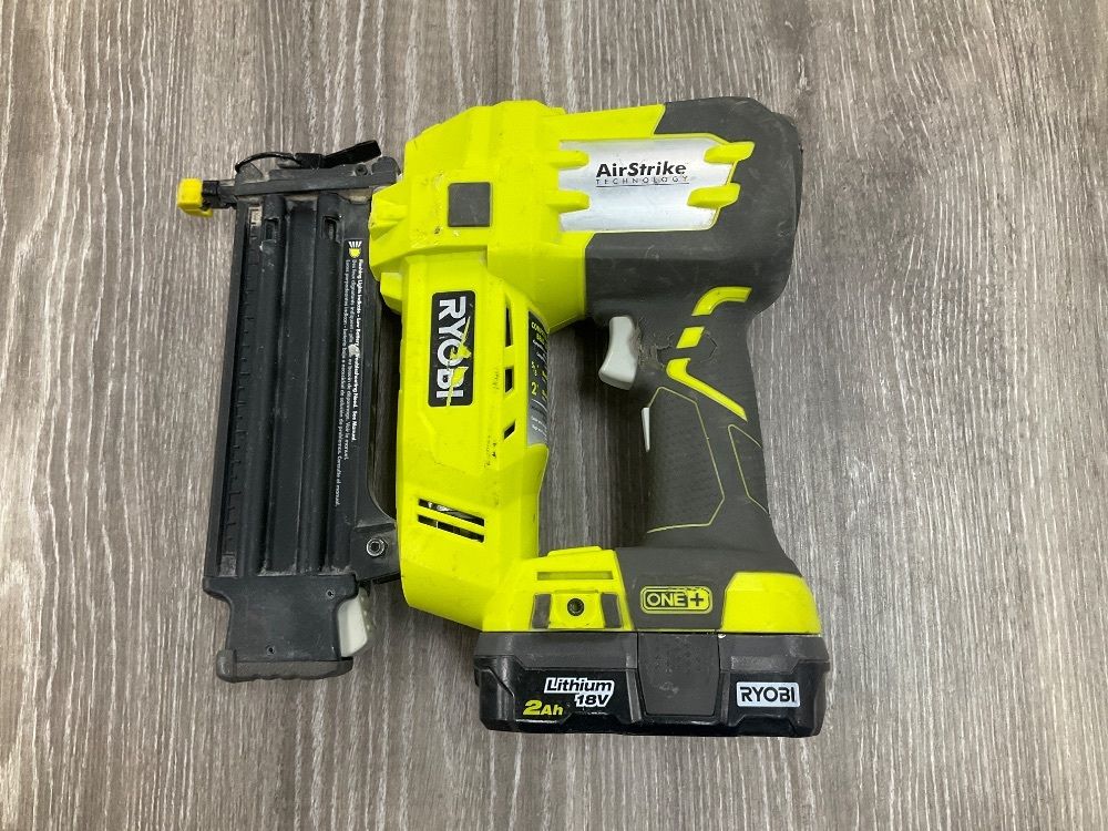 RYOBI CORDLESS 18V 18GA BRAD NAILER W/ 2AH BATTERY