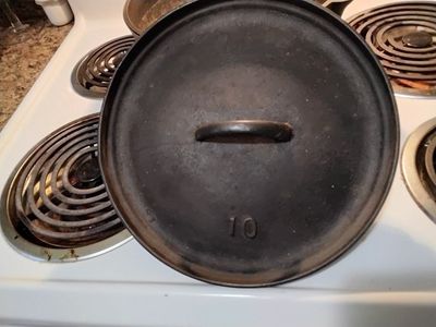 Vintage No. 10 Cast Iron Camp Dutch Oven with Flanged Lid and Legs