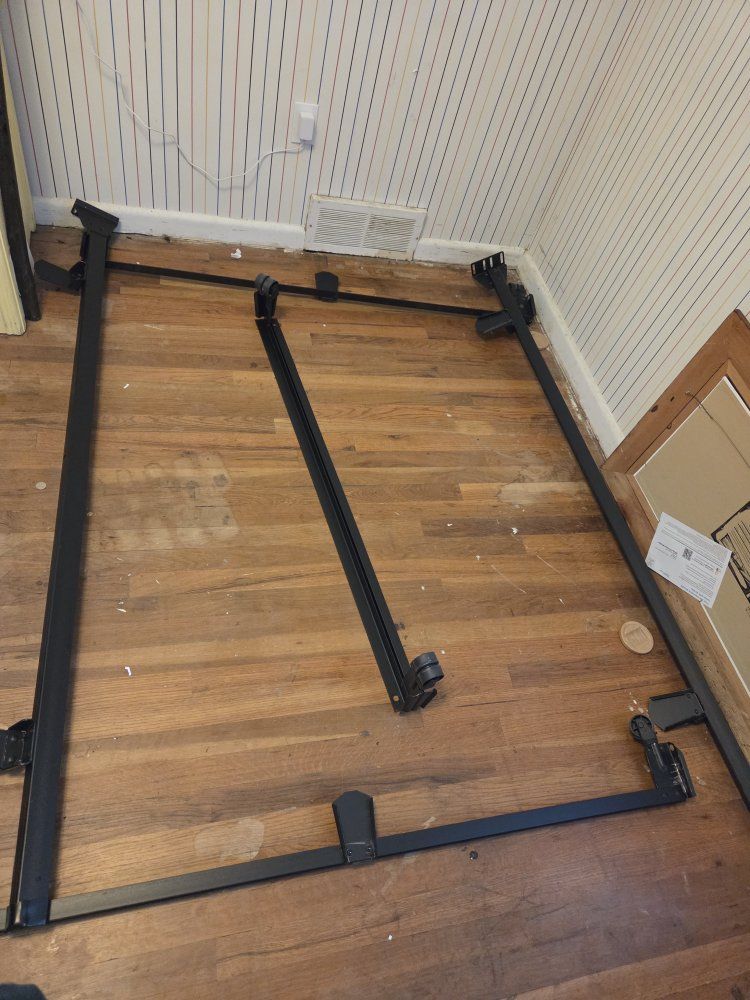 Queen Heavy-Duty Metal Bed Frame 
CASH ONLY. PICK UP ONLY.