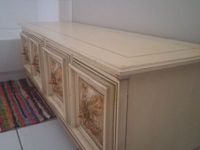 Vintage French Provincial Style Console Cabinet - Cream & Gold Buffet/Sideboard