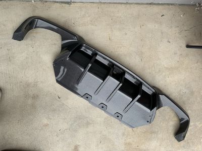BMW F90 M5 (2018-2023) Carbon Fiber Look Rear Bumper Diffuser