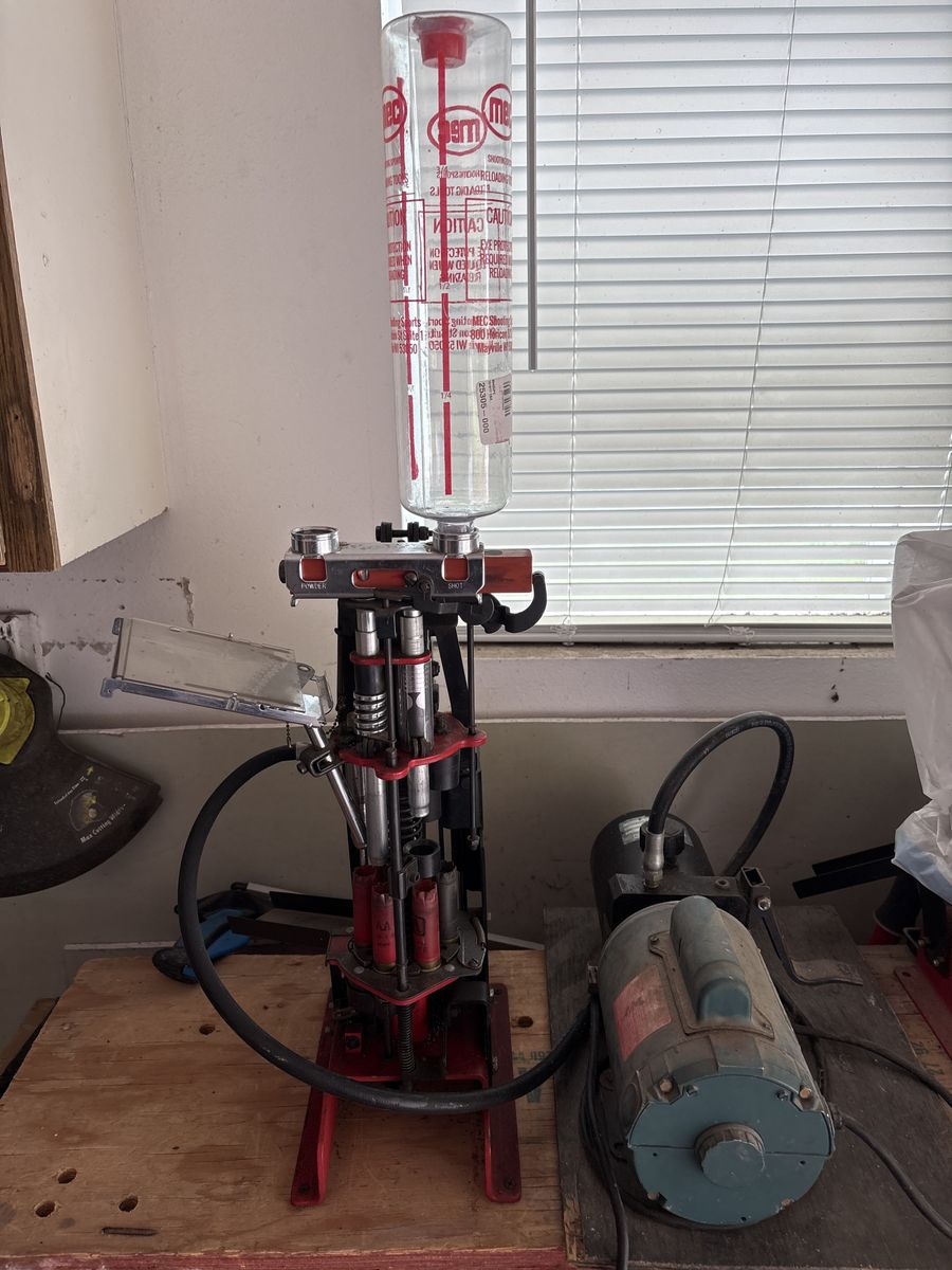 Mec 9000H 12 gauge Reloader