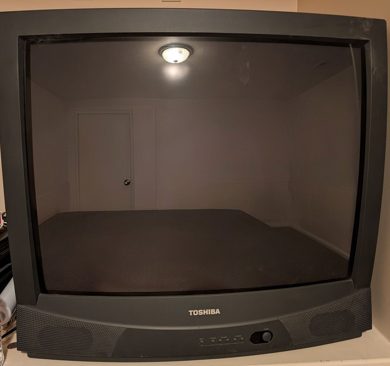 Toshiba tube TV approx 27-28"