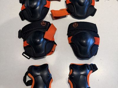 Skateboard/Skate/Bike Pads Set - XS