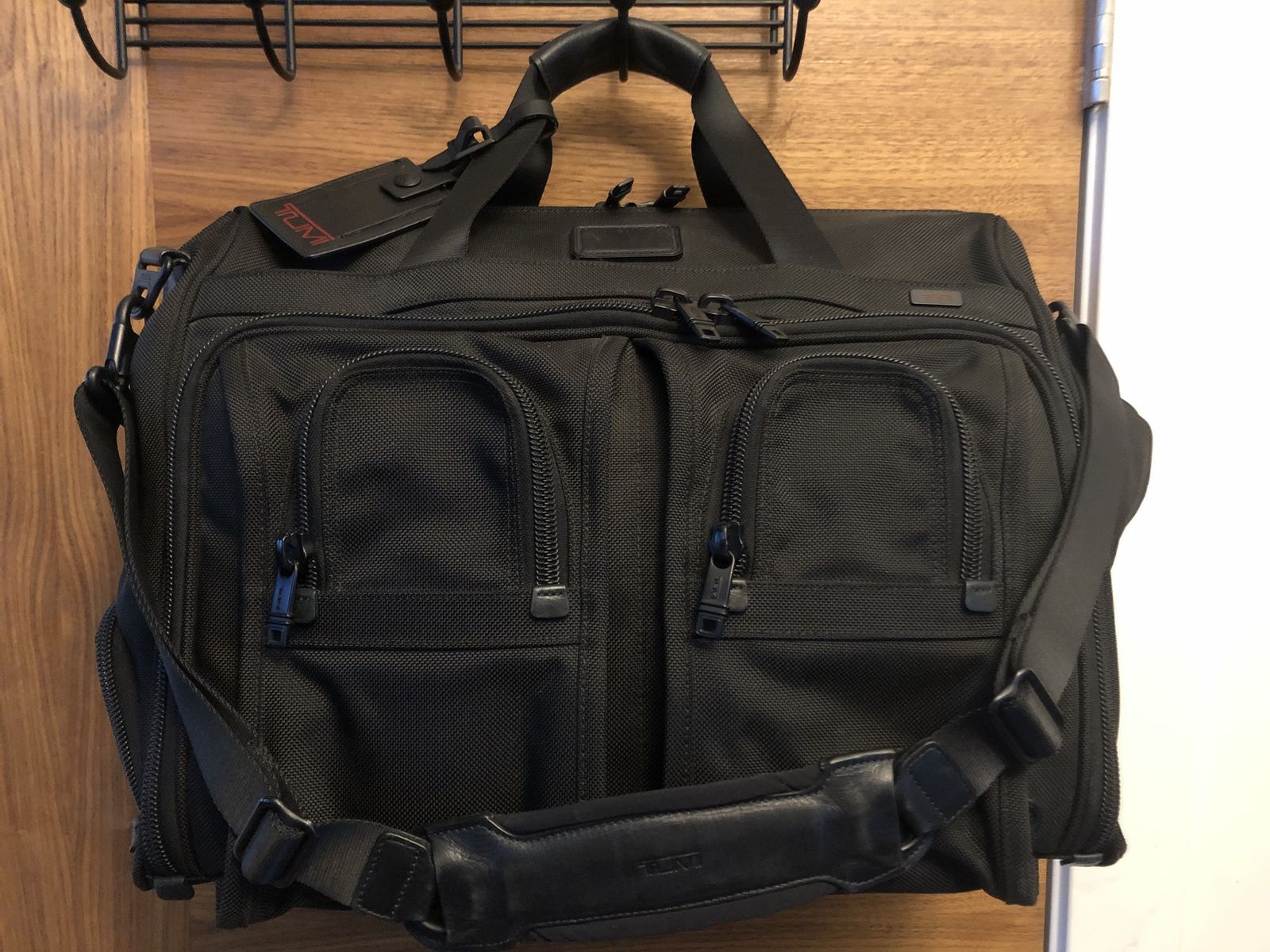 TUMI 22124DH Duffel Messenger Bag Shoulder Tote Carry On Luggage