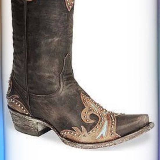 Wanted! Woman’s vintage western boots.$$$