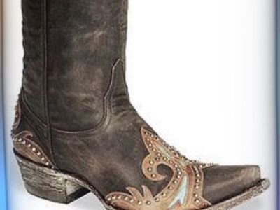 Wanted! Woman’s vintage western boots.$$$
