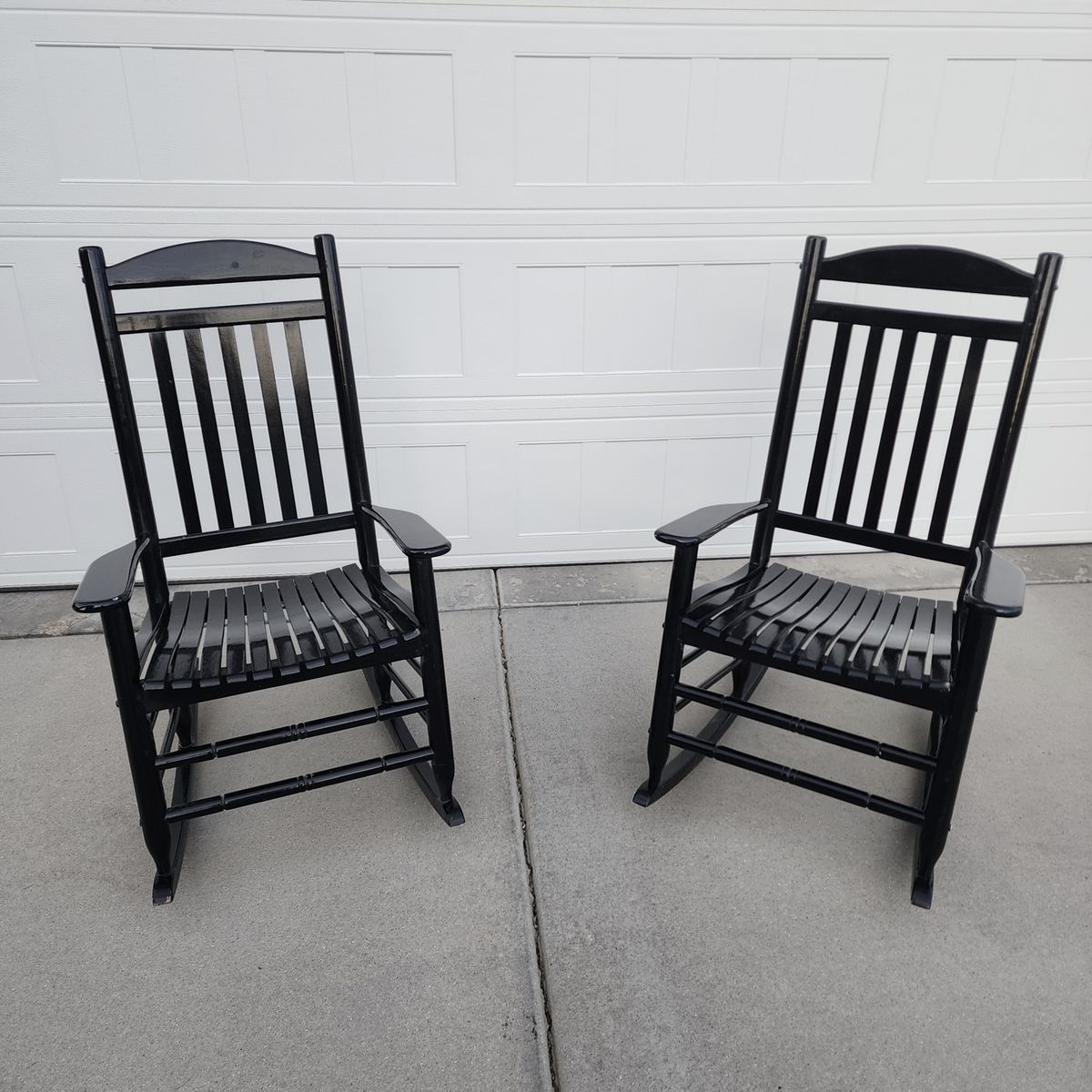 HAMPTON BAY PAIR OF BLACK WOODEN OUTDOOR PORCH ROCKING CHAIRS BLACK STURDY & EXCELLENT QUALITY